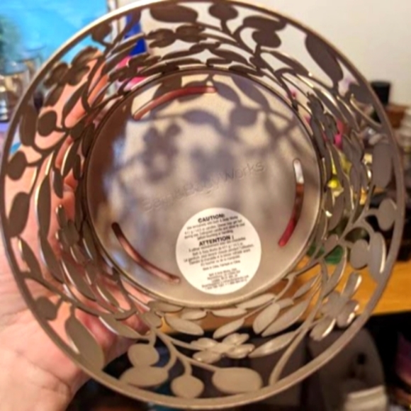 Bath &vBody Works DogwoodPedestal 3-Wick Candle Holder - Picture 4 of 4